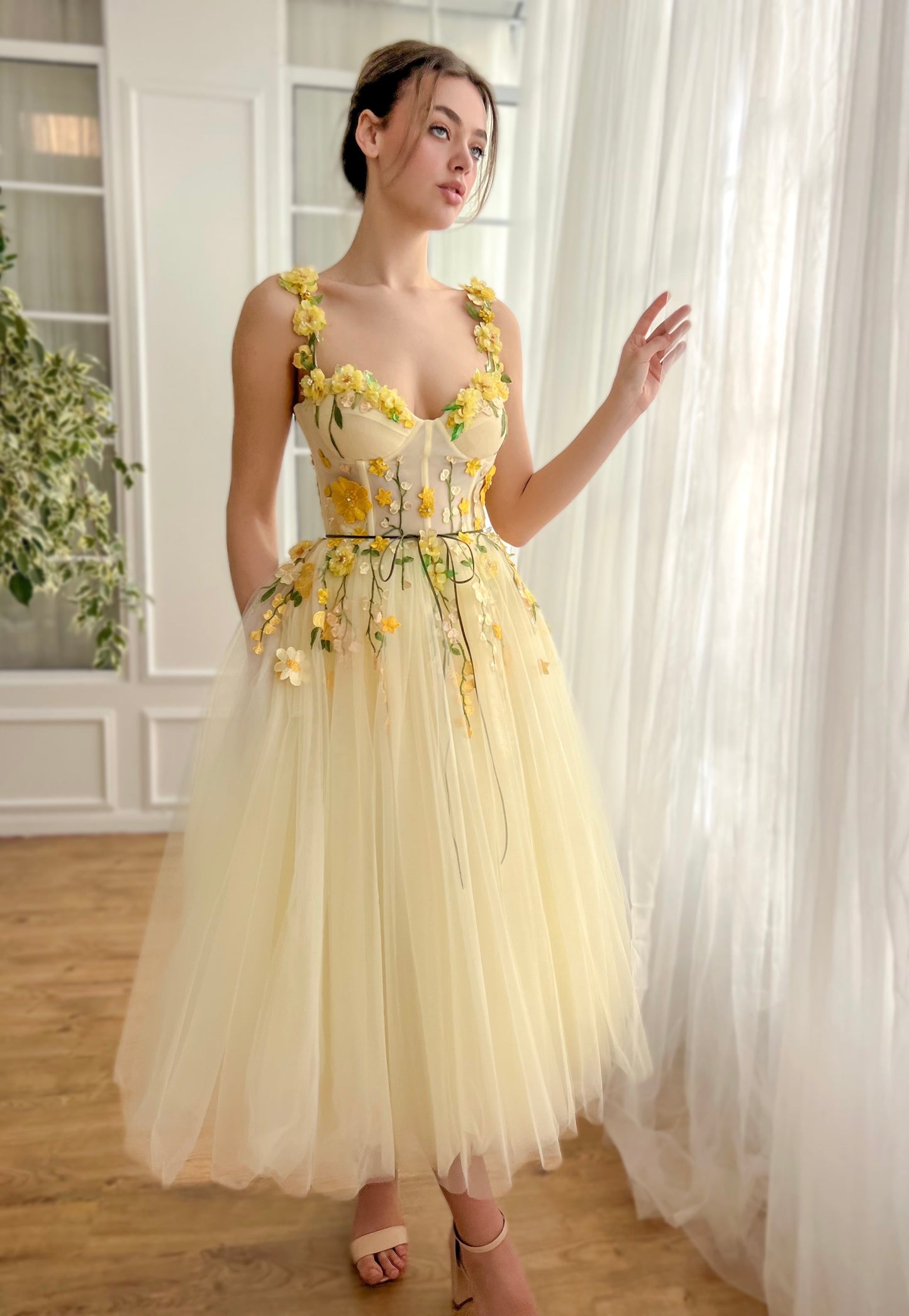 Daisy Sunshine Midi Dress