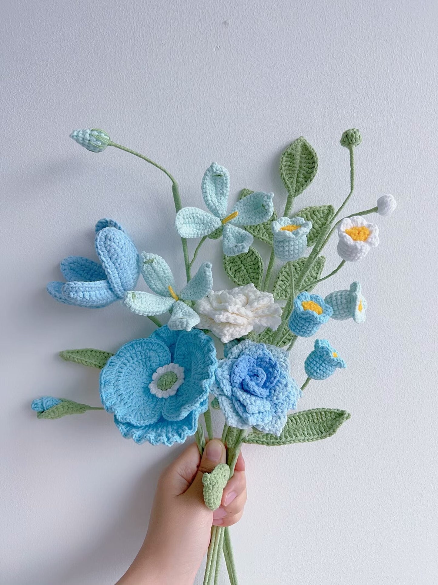 Apugust Birth month Bouquet-blue