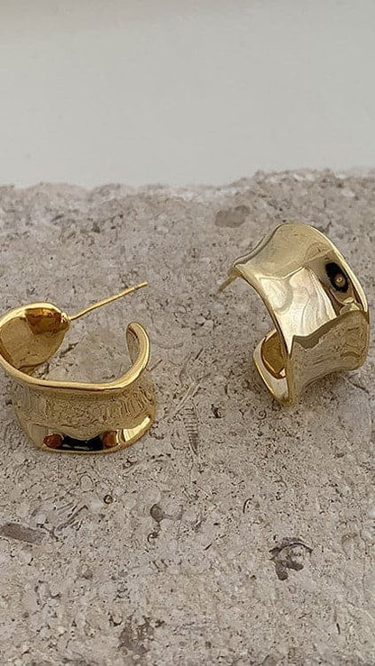 Erin Hoop Earrings - Gold