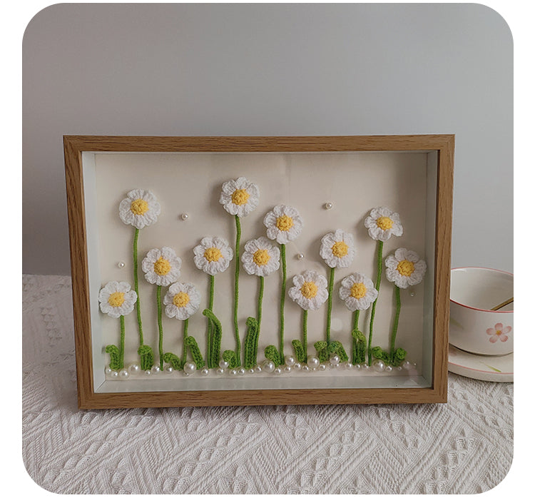 Handmade Crochet Daisy Frame – Simple Charm with Timeless Beauty