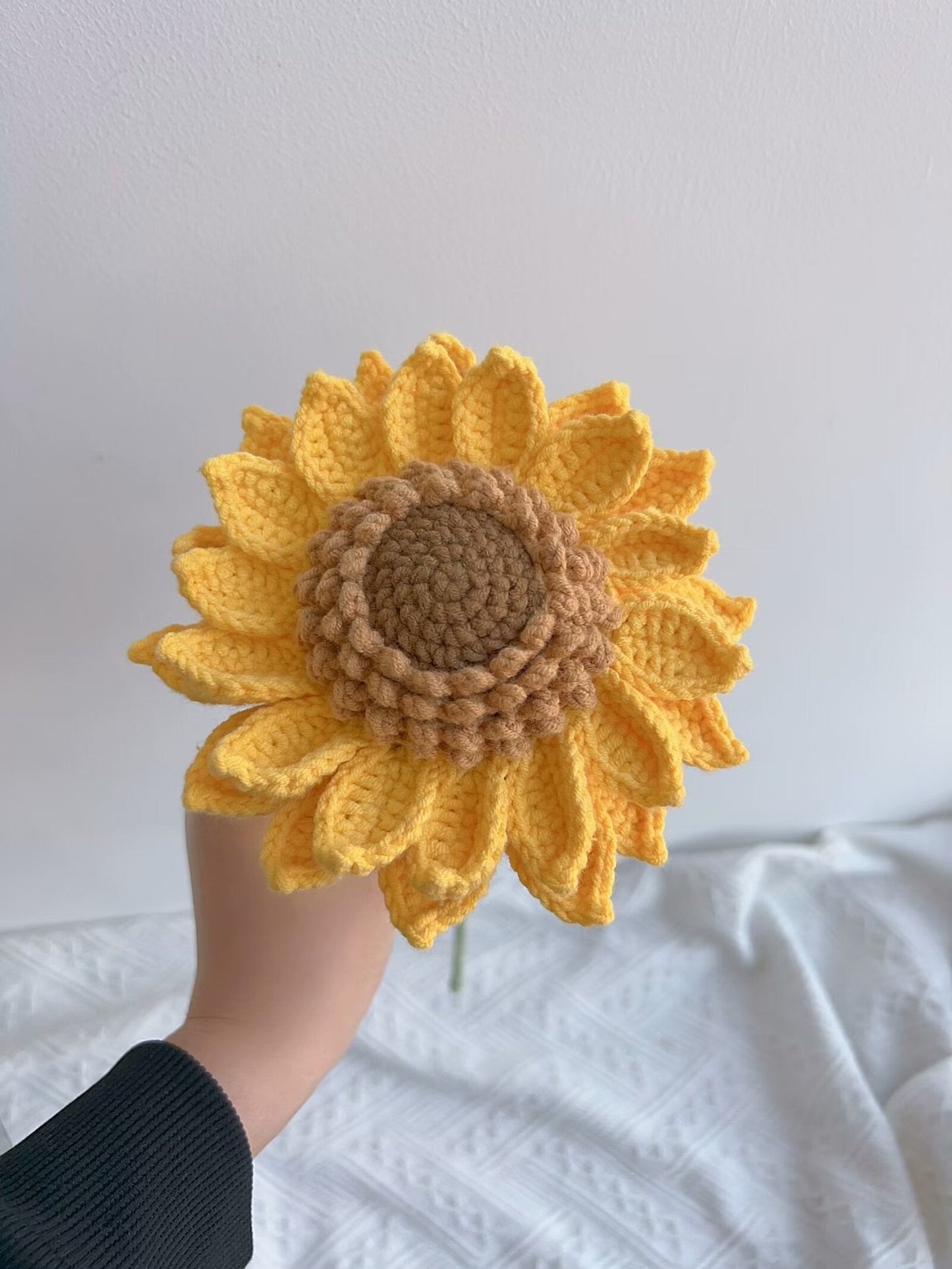 Handmade Crochet Sunflower Bouquet – Radiant Joy and Timeless Beauty