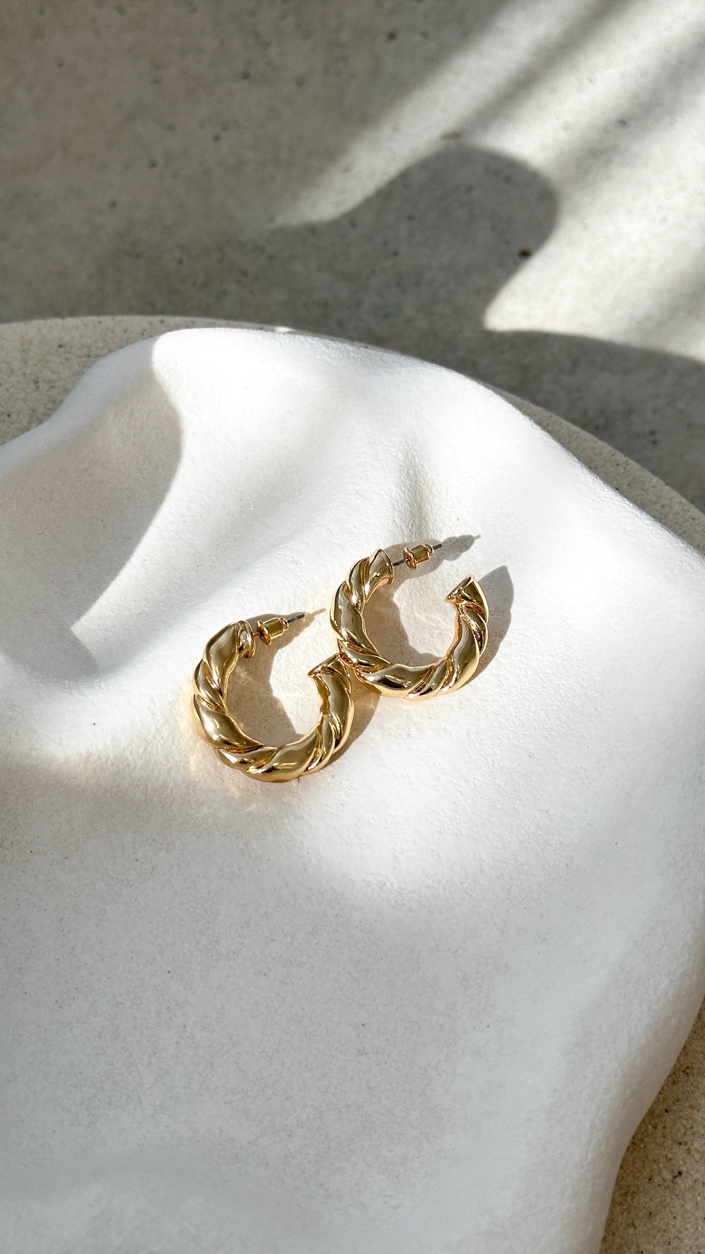 Amalie Hoop Earrings - Gold