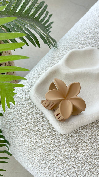 Hibiscus Matte Flower Claw Clip - Tan