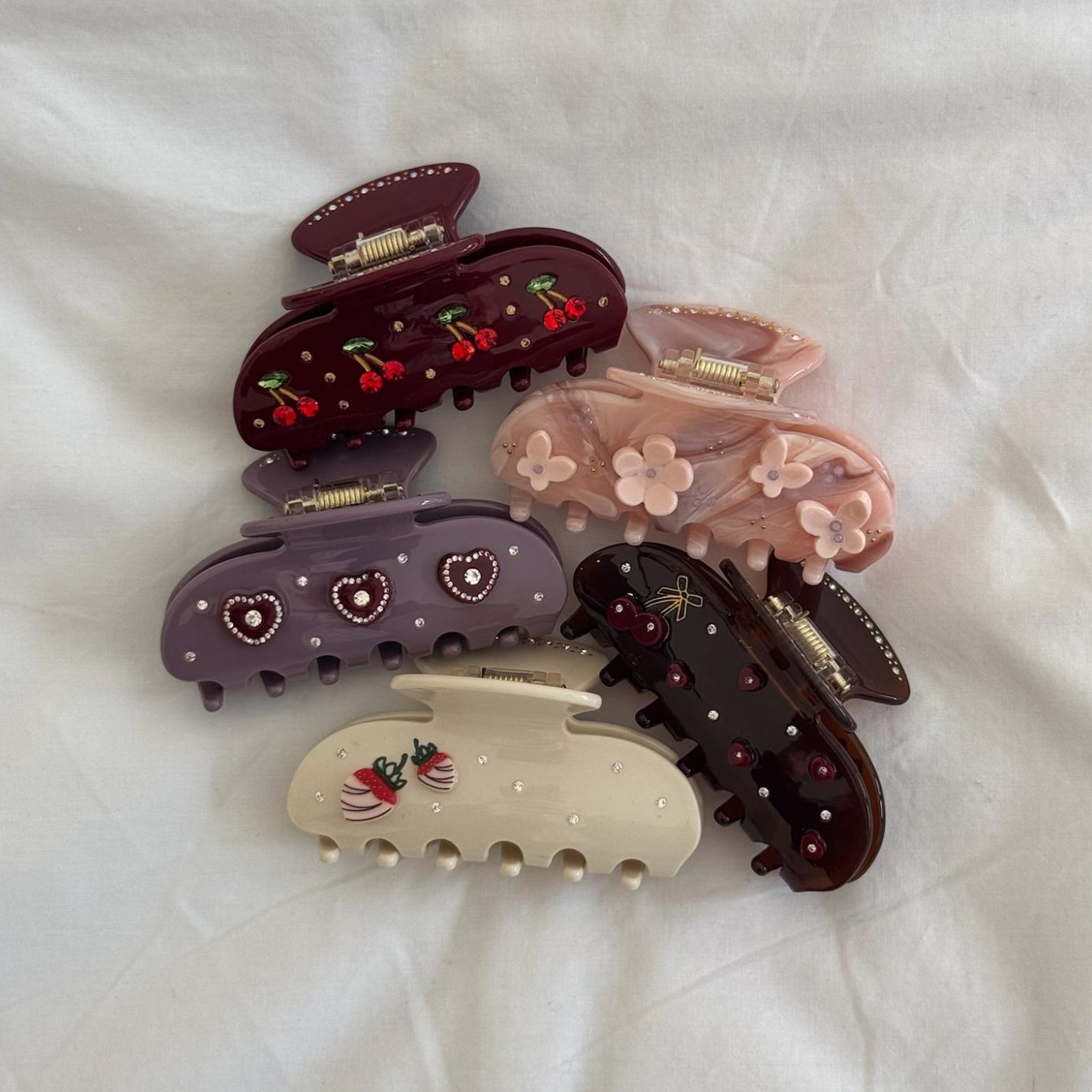 Sweetheart Clip in Bordeaux Chantilly Angel Food